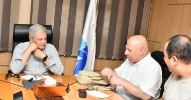 اجتماع موسع بشركة مياه دمياط لمتابعة مشروعات المياه والصرف الصحي في بورسعيد
