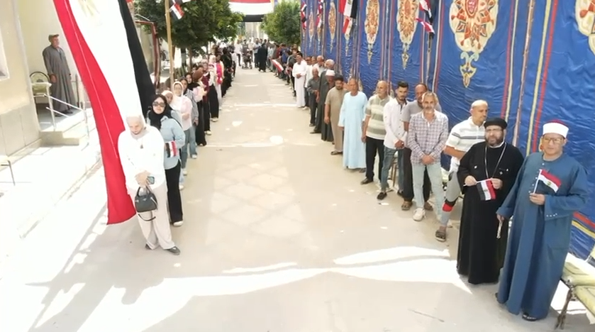 أئمة وقساوسة إيد واحدة أمام اللجان الانتخابية بالشرقية