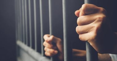التحقيق مع عاطل متهم بسرقة السيدات المسنات في حي الزيتون