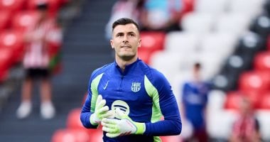 برشلونة يجدد عقد حارس المرمى إيناكي بينيا حتى 2029 ويتم إعارته إلى نادي إلتشى