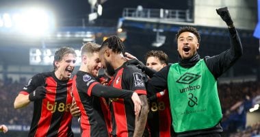 بورنموث يحقق أرباحًا قياسية بقيمة 200 مليون يورو من بيع خط دفاعه المميز