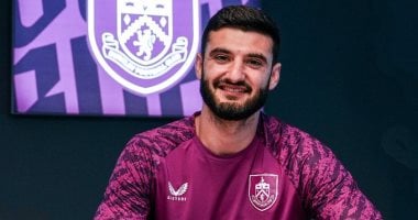 بيرنلي يوقع رسميا مع أرماندو بروجا مهاجم تشيلسي حتى عام 2030