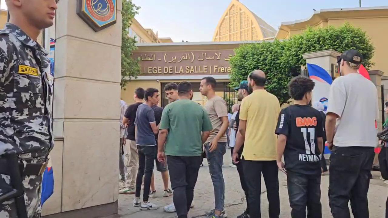 توافد المواطنين على اللجان الانتخابية
