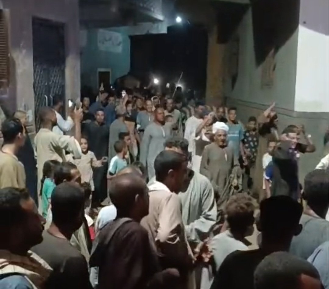 تشييع جنازة الشيخ عبد الفتاح في قرية الكوم الأحمر