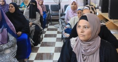 حياة كريمة تتخطى المشروعات: محو الأمية لسيدات بني سويف في فصول مميزة