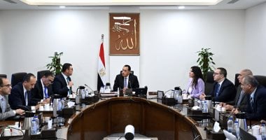 رئيس الوزراء يتابع مع وزير الإسكان تطورات مشروعي "سكن لكل المصريين" و"بيتك فى مصر"