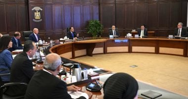 رئيس الوزراء يتفقد الجهود المبذولة لتأمين إمدادات البترول لدعم الصناعة والزراعة والقطاعات التنموية