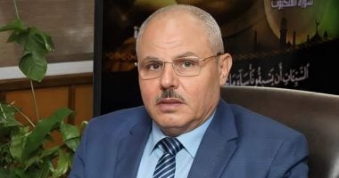 رئيس جامعة قناة السويس يعتمد نتائج طلاب الليسانس بكلية الألسن للعام الدراسي الجاري
