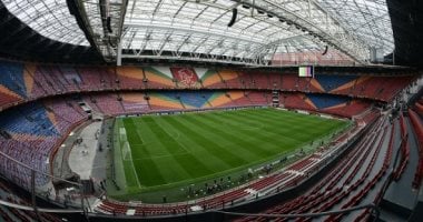 رابطة الدوري الإسباني تفقد ملعب يوهان كرويف استعدادًا لمباراة برشلونة وفالنسيا