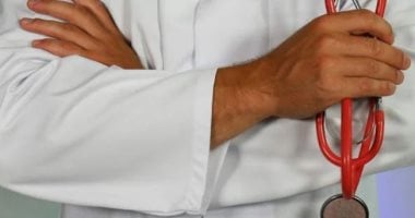 طبيب متهم بالتسبب في وفاة طفل أثناء إجراء عملية استئصال اللوزتين بالطالبية