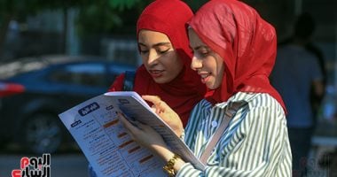 طلاب الثانوية العامة يبدأون امتحانات الدور الثاني لمادة اللغة الثانية