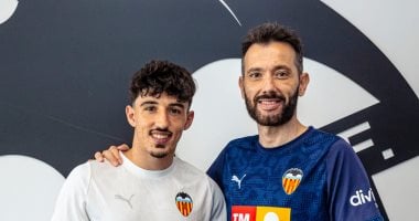 فالنسيا يمدد عقد اللاعب دييجو لوبيز حتى عام 2029