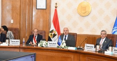 مجلس جامعة قناة السويس يبحث استعدادات بدء العام الدراسي الجديد