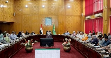 محافظ الإسماعيلية يتابع تنفيذ منظومة تقنين أراضي الدولة واستردادها