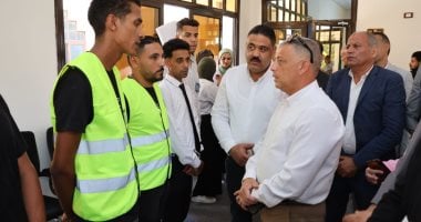 محافظ الإسماعيلية يشيد بدور الطلاب في مبادرة التدريب من أجل التشغيل