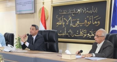 محافظ السويس يعقد اجتماع المجلس التنفيذي للموافقة على مشروعات خدمية جديدة
