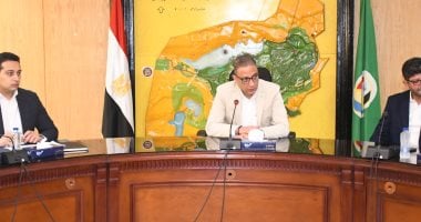 محافظ الفيوم ووفد مجلس الوزراء يتابعان تنفيذ مشروعات حياة كريمة في المحافظة