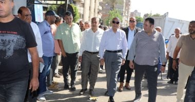 محافظ القاهرة يأمر بإزالة السلاسل الحديدية لحجز أماكن انتظار السيارات