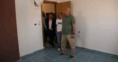 محافظ الوادي الجديد يتفقد مشروع إنشاء مركز التأهيل بمنطقة الداخلة
