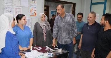 "محافظ سوهاج يتفقد مستشفى الهلال ويؤكد على استكمال كوبري مشاة أولاد نصير"