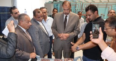 محافظ سوهاج يزور المصانع ويراقب أعمال التوسعات في المنطقة الصناعية