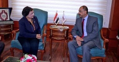 محافظ سوهاج يستقبل نائب وزير الصحة لمناقشة الملفات الصحية المطروحة