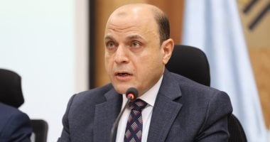 محافظ كفر الشيخ يناقش مع وفد الإسكان تطورات المشروعات العمرانية