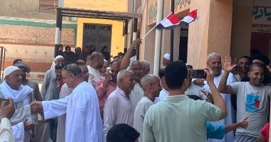 مسيرة عائلات منشأة القناطر نحو اللجان للتصويت في انتخابات مجلس الشيوخ