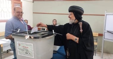 مطران شبرا الخيمة وتوابعها يشارك في انتخابات مجلس الشيوخ بمحافظة القليوبية