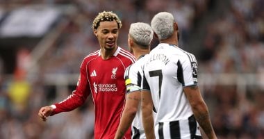 ملخص وأهداف مباراة نيوكاسل يونايتد ضد ليفربول 2-3 بمشاركة محمد صلاح في الدوري الإنجليزي