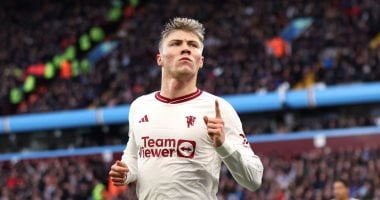 ميلان يتجه لتعزيز صفوفه بضم هويلوند بعد التراجع عن فلاهوفيتش