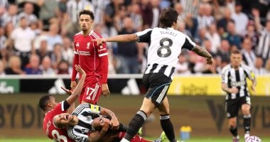 نيوكاسل يونايتد ضد ليفربول: تصويبة نارية تفتتح أهداف قمة الدوري الإنجليزي