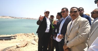 وزير الإسكان ومحافظ مطروح يتفقدان مشروع إحلال وتجديد كوبري روميل بالمحافظة