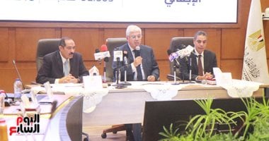 وزير التعليم العالي يعلن عن عدم تقديم 1755 طالباً لرغباتهم في تنسيق المرحلة الأولى بمشاركة صور