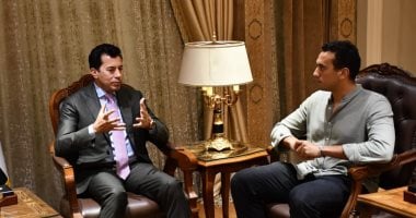 وزير الرياضة يناقش مع البطل الأولمبي أحمد الجندي خطط الاستعدادات للمرحلة المقبلة