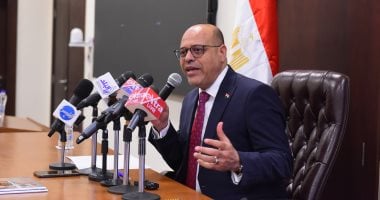 وزير العمل يؤكد سعيه لتحويل عمال التوصيل من القطاع غير الرسمي إلى النظام الرسمي