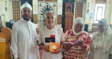 أرجنتيني يشهر إسلامه في مسجد الميناء الكبير بالغردقة بمناسبة عيد ميلاده الـ65