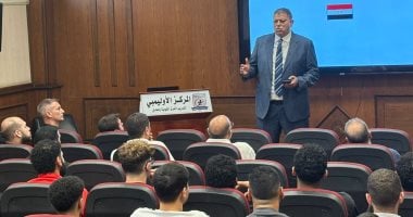 جلسة عمل رئيس اتحاد كرة اليد مع اللاعبين استعداداً لبطولة أفريقيا