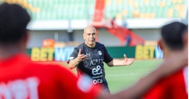حسام حسن يلقي محاضرة تحفيزية للاعبي المنتخب المصري في ستاد 4 أغسطس استعدادًا لمواجهة بوركينا فاسو