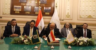 رئيس جامعة القاهرة يهنئ رئيس محكمة النقض بتولي منصبه الجديد