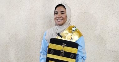زينب تحفظ القرآن وتُكافأ برحلة عمرة تزامنًا مع إتمامها حفظ كتاب الله