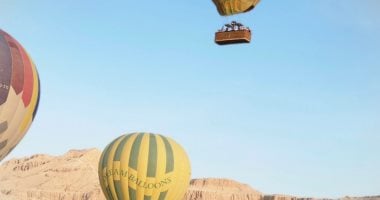 سماء الأقصر تحتضن 600 سائح من حول العالم في 35 رحلة بالون طائر