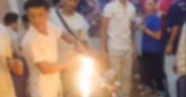 شاب يحرق دراجته النارية ابتهاجًا بزواج صديقه في القليوبية وتدخل وزارة الداخلية