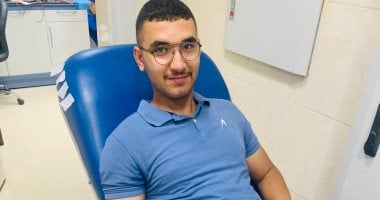 طلاب يتبرعون بالدم في حملة تضامنية بمستشفى كفر الشيخ الجامعي بالصور