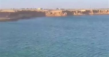 ظهور بحيرة البهنسا الغامضة في قلب صحراء المنيا: قصة أسرار الطبيعة الخلابة