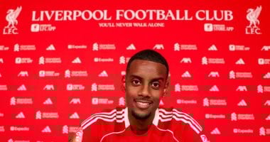 ليفربول يعلن التعاقد رسمياً مع المهاجم السويدي ألكسندر إيزاك بعقد طويل الأمد
