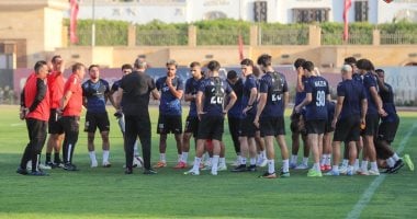 ماهر يصحح أخطاء لاعبي سيراميكا ويؤكد أهمية التركيز والالتزام بالصور التوضيحية