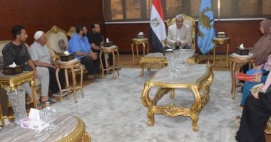 محافظ الغربية يتسلم عقود 120 وحدة سكنية جديدة لأهالي منطقة أبو شاهين