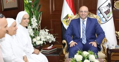 محافظ بني سويف يستقبل المديرة الجديدة لمدرسة الراهبات الفرنسيسكان في لقاء رسمي