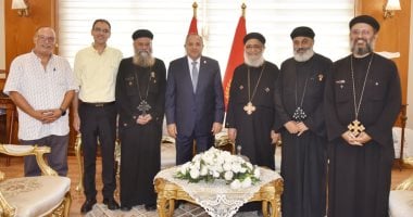 محافظ بورسعيد يستقبل وفدًا كنسيًا لتهنئة بذكرى المولد النبوي الشريف